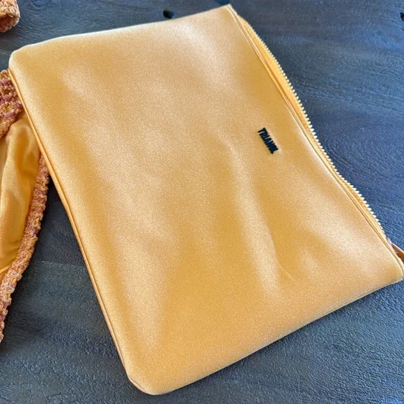 Triangl nwt - Picture 2 of 9